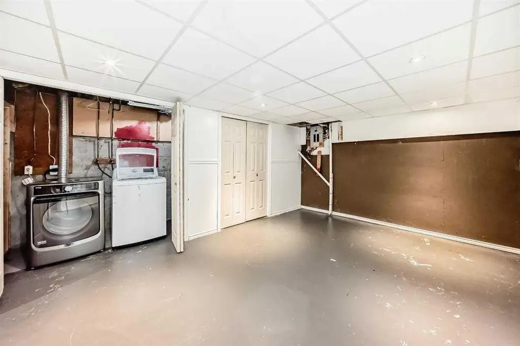 5520 1 Avenue SE Calgary AB T2A 5Z7
