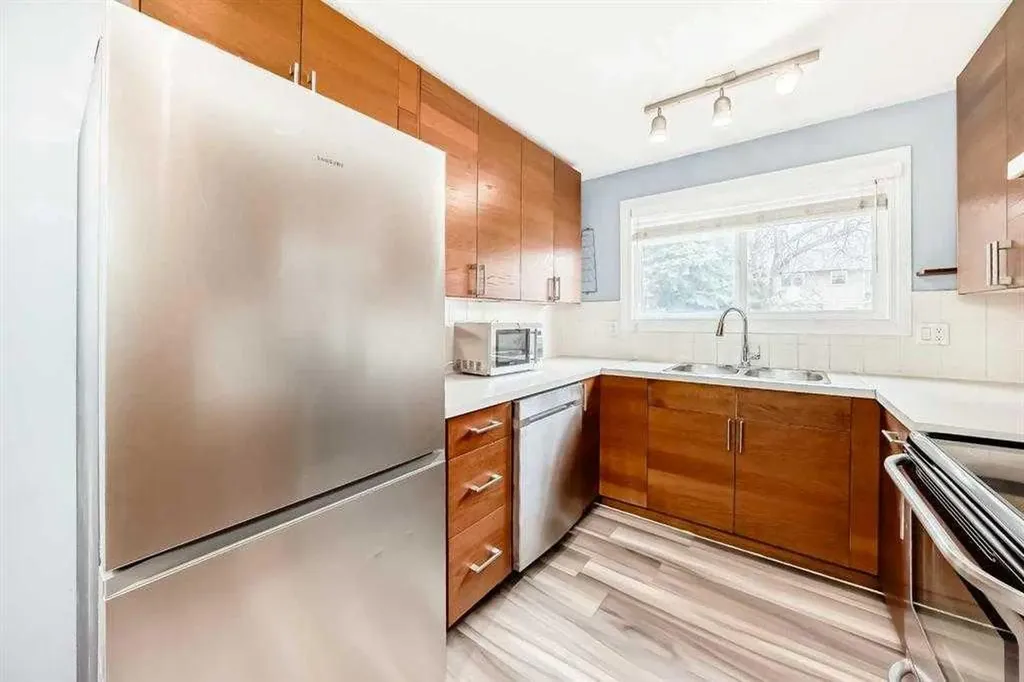 5520 1 Avenue SE Calgary AB T2A 5Z7