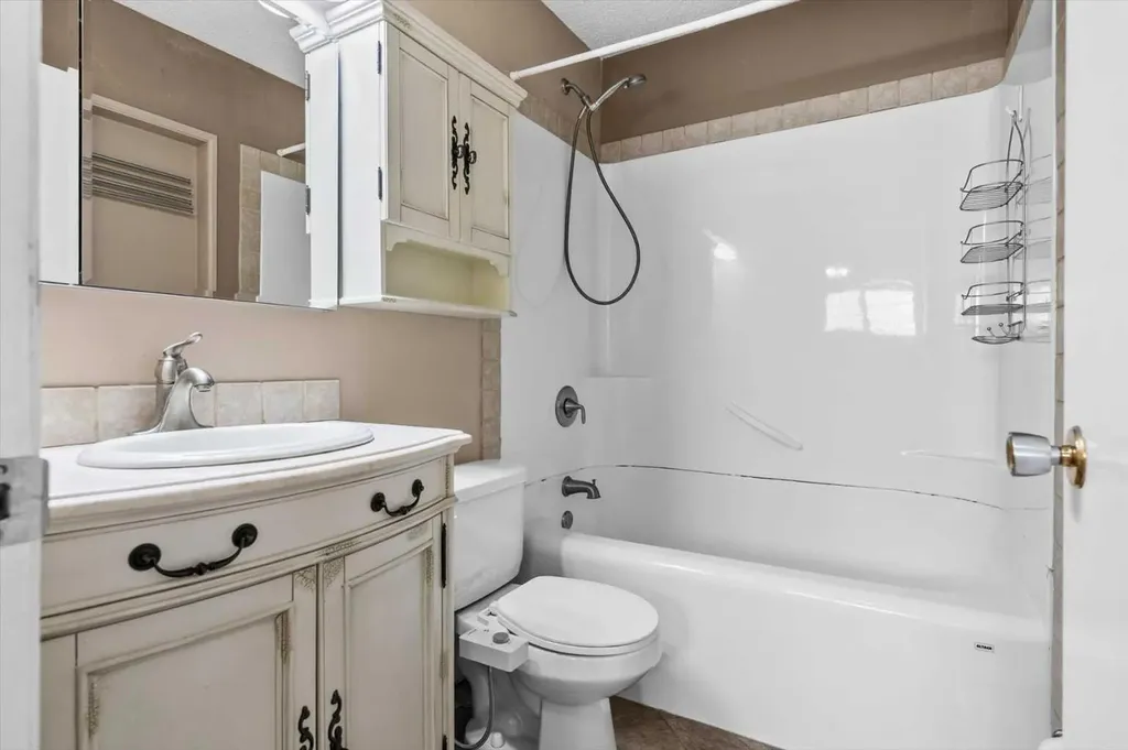 96 Jensen Crescent NE Airdrie AB T4B 1N8
