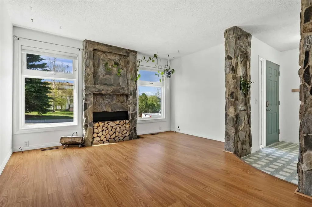 96 Jensen Crescent NE Airdrie AB T4B 1N8