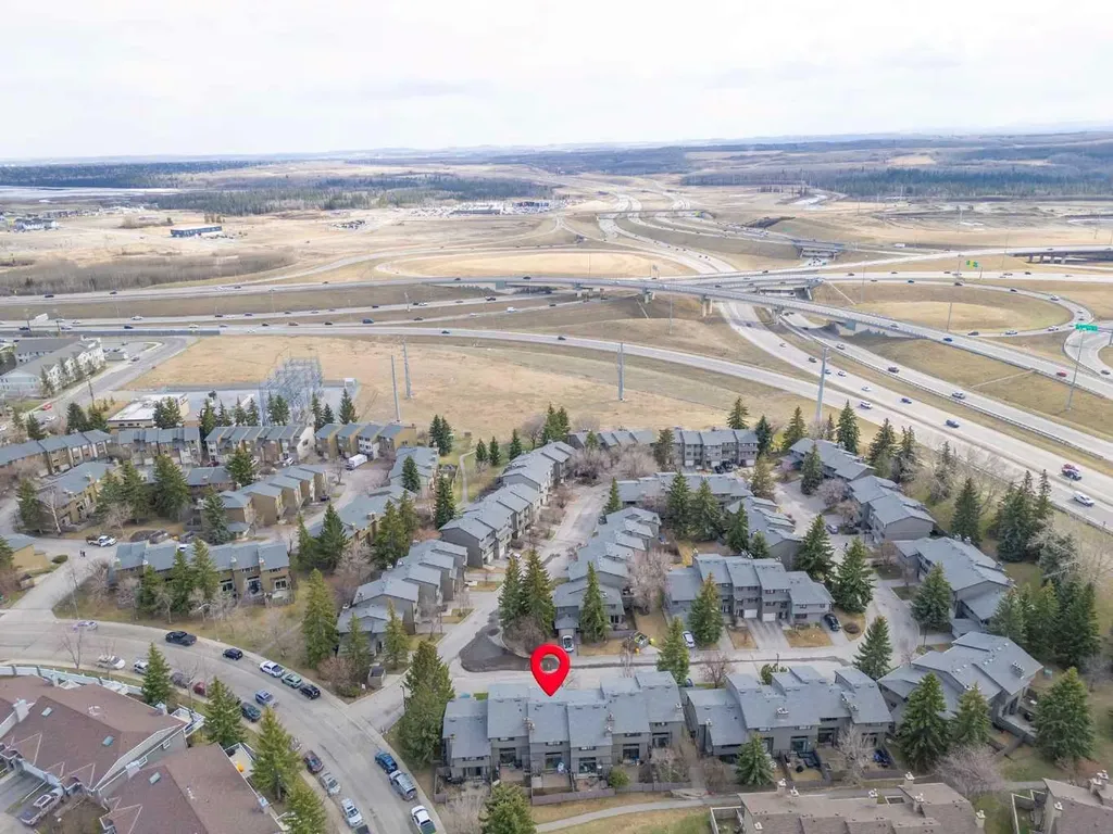 23 Glamis Drive SW Calgary AB T3E 6S3