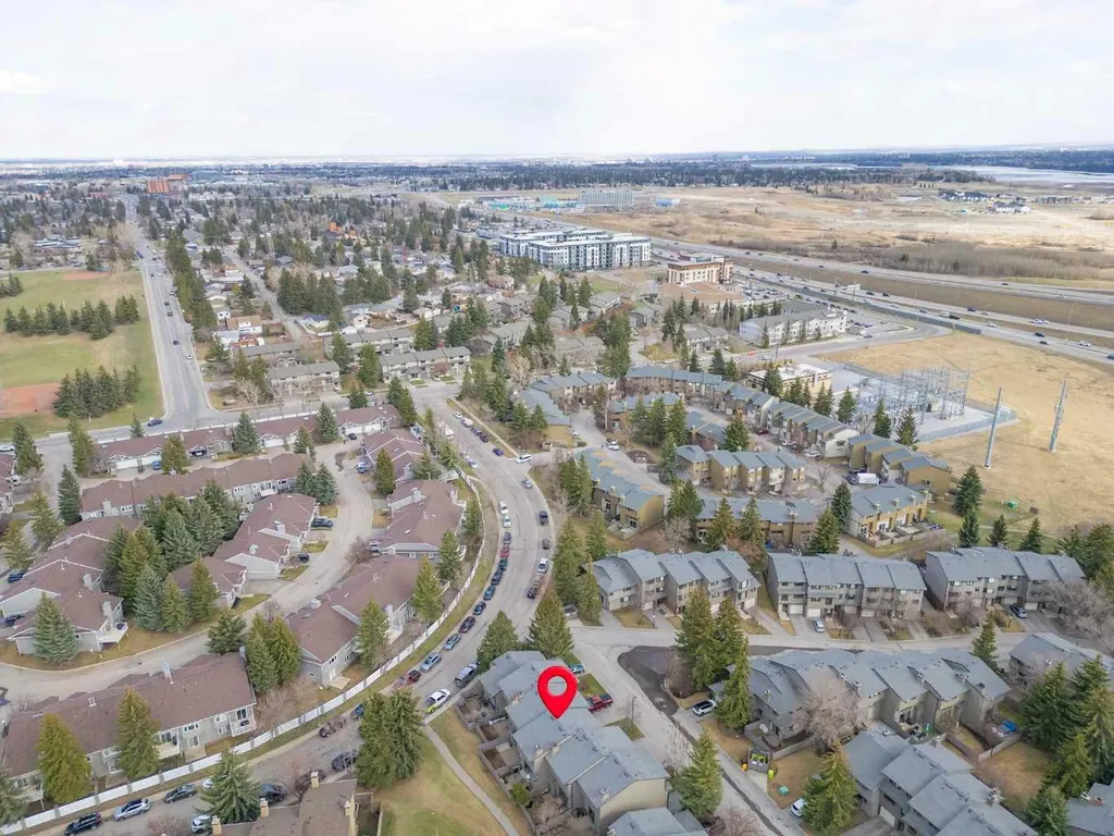 23 Glamis Drive SW Calgary AB T3E 6S3