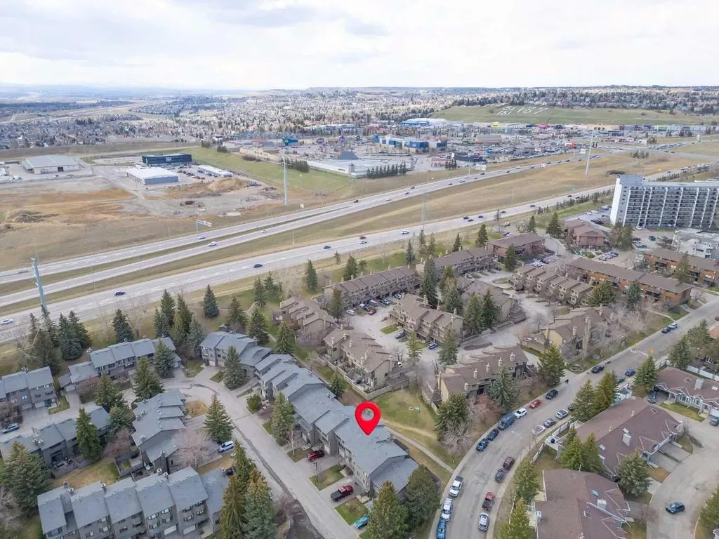 23 Glamis Drive SW Calgary AB T3E 6S3