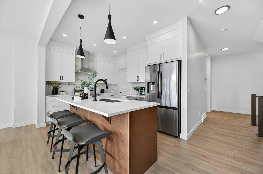 473 Lewiston Landing NE Calgary AB T3l 2M4