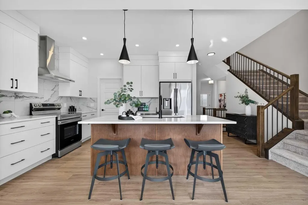 473 Lewiston Landing NE Calgary AB T3l 2M4