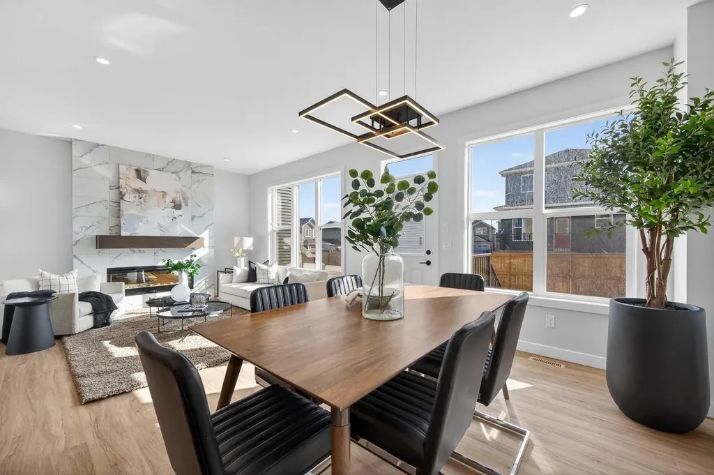 473 Lewiston Landing NE Calgary AB T3l 2M4