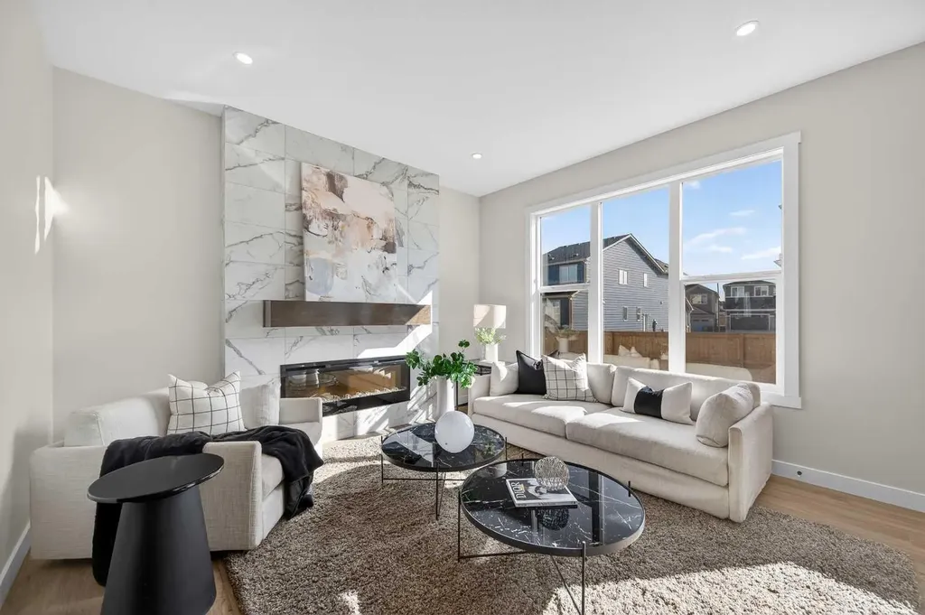 473 Lewiston Landing NE Calgary AB T3l 2M4