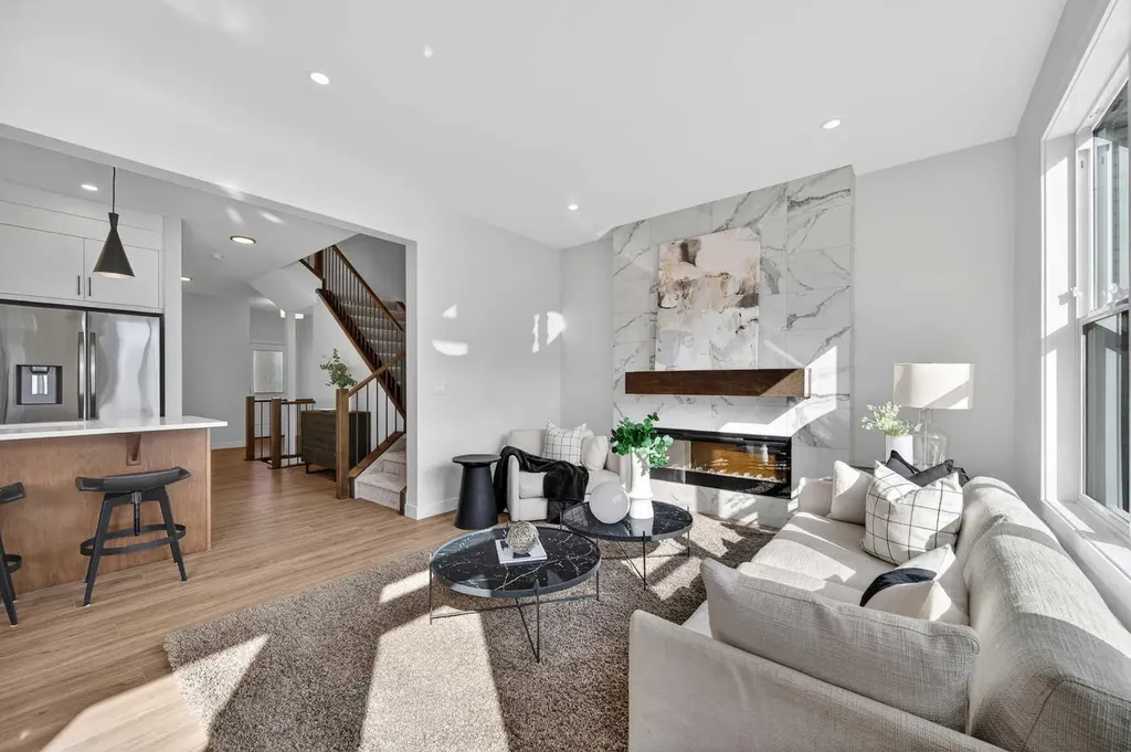 473 Lewiston Landing NE Calgary AB T3l 2M4