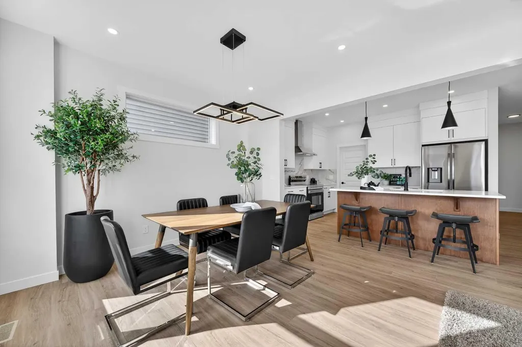 473 Lewiston Landing NE Calgary AB T3l 2M4