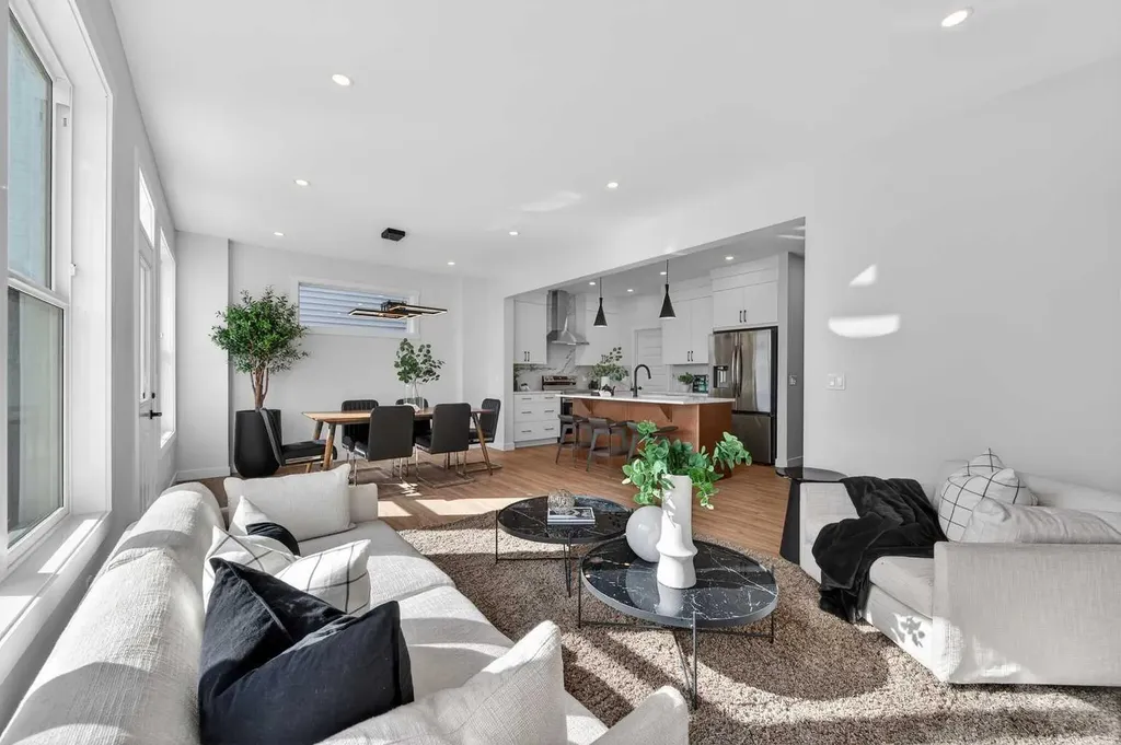 473 Lewiston Landing NE Calgary AB T3l 2M4