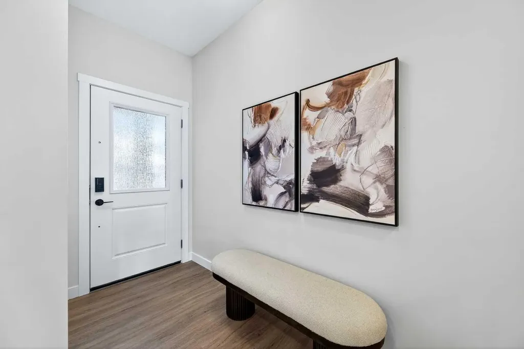 473 Lewiston Landing NE Calgary AB T3l 2M4