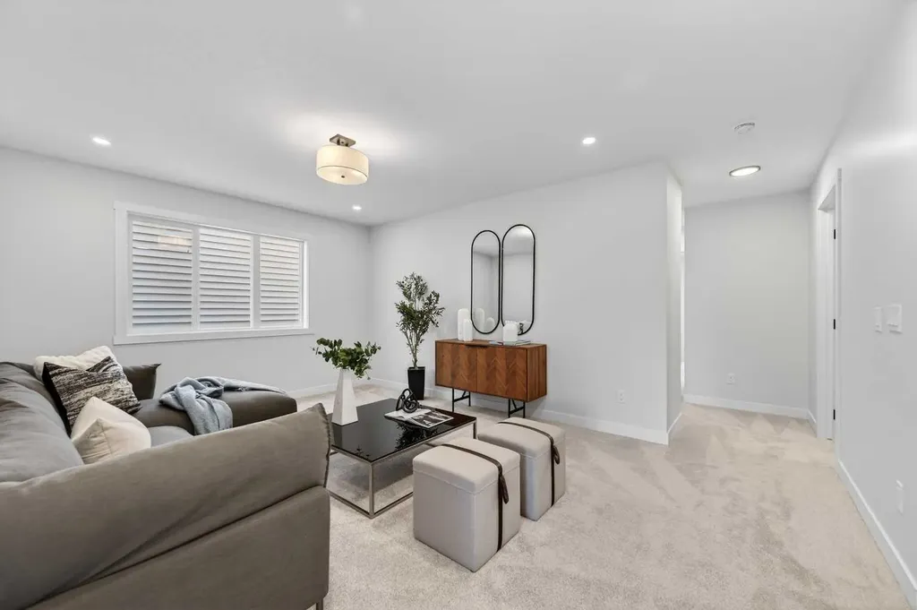 473 Lewiston Landing NE Calgary AB T3l 2M4