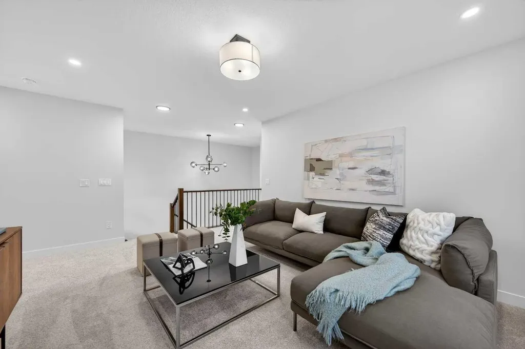 473 Lewiston Landing NE Calgary AB T3l 2M4