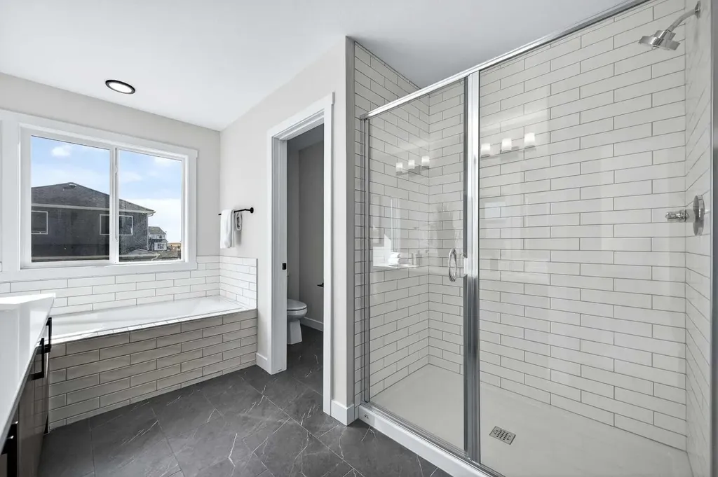 473 Lewiston Landing NE Calgary AB T3l 2M4