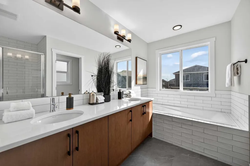 473 Lewiston Landing NE Calgary AB T3l 2M4