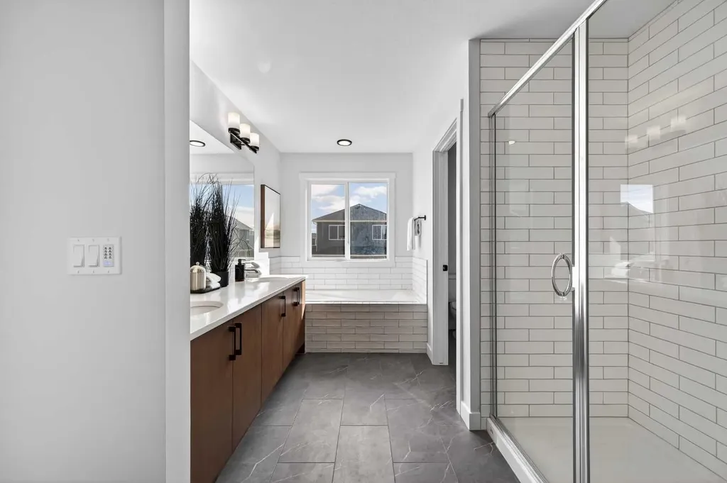 473 Lewiston Landing NE Calgary AB T3l 2M4