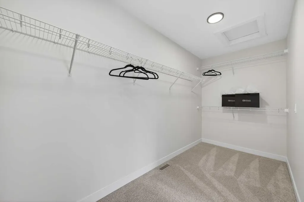 473 Lewiston Landing NE Calgary AB T3l 2M4