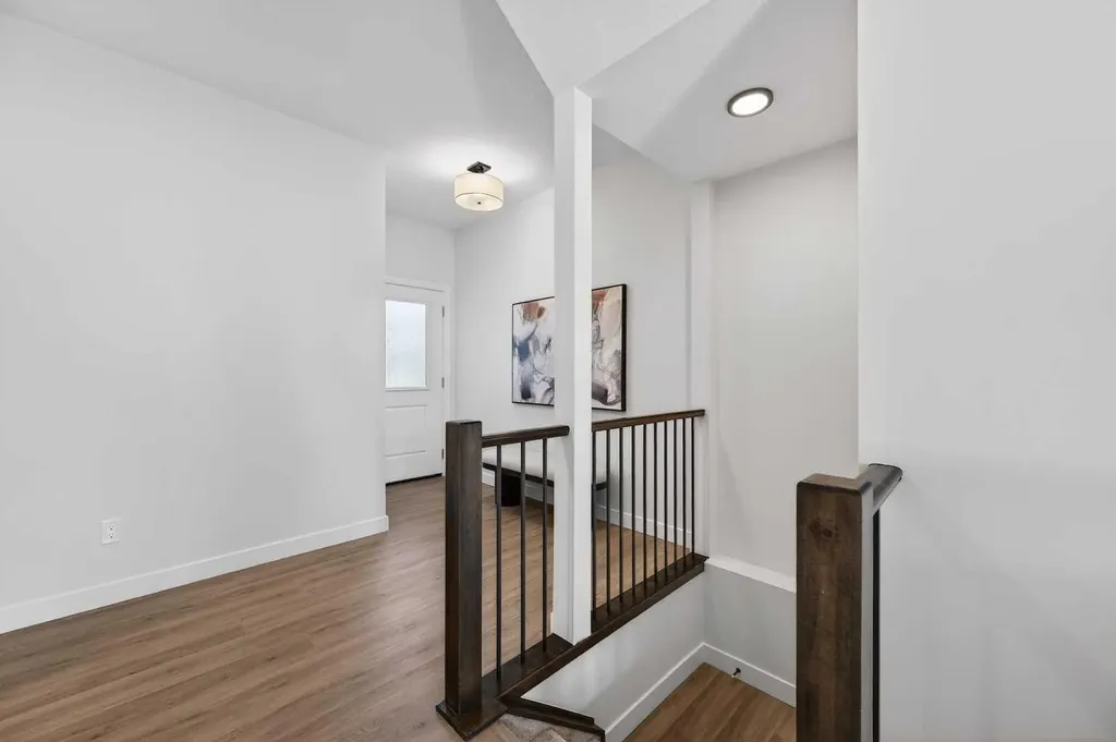 473 Lewiston Landing NE Calgary AB T3l 2M4