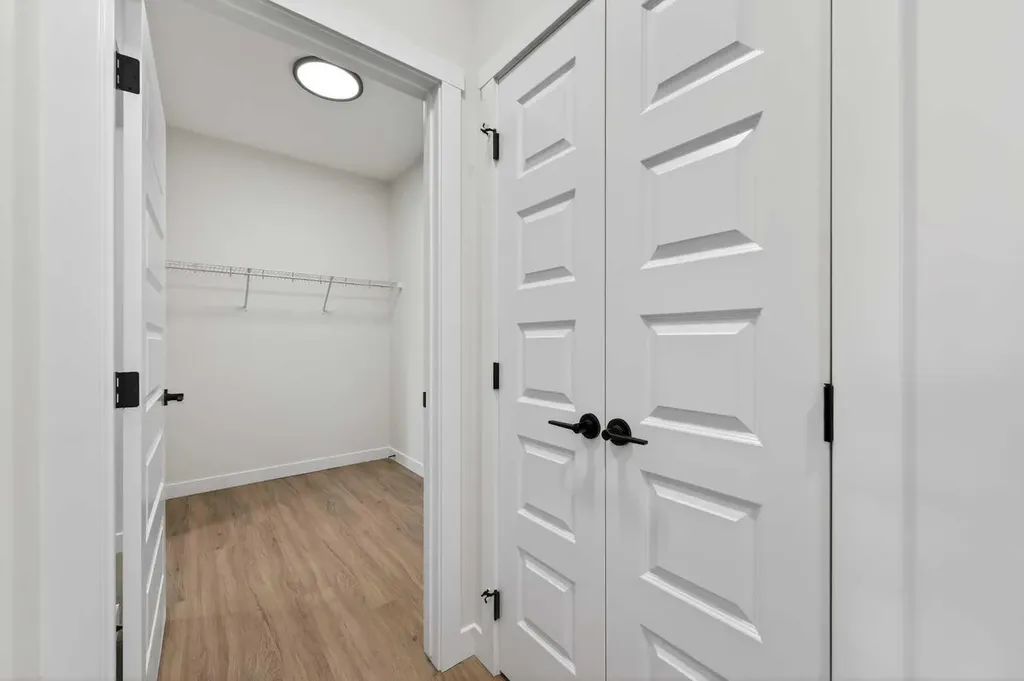 473 Lewiston Landing NE Calgary AB T3l 2M4