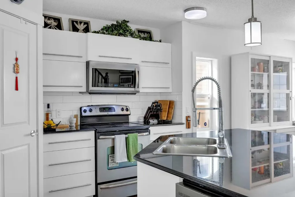 245 Skyview Ranch Way NE Calgary AB T3N 0A9