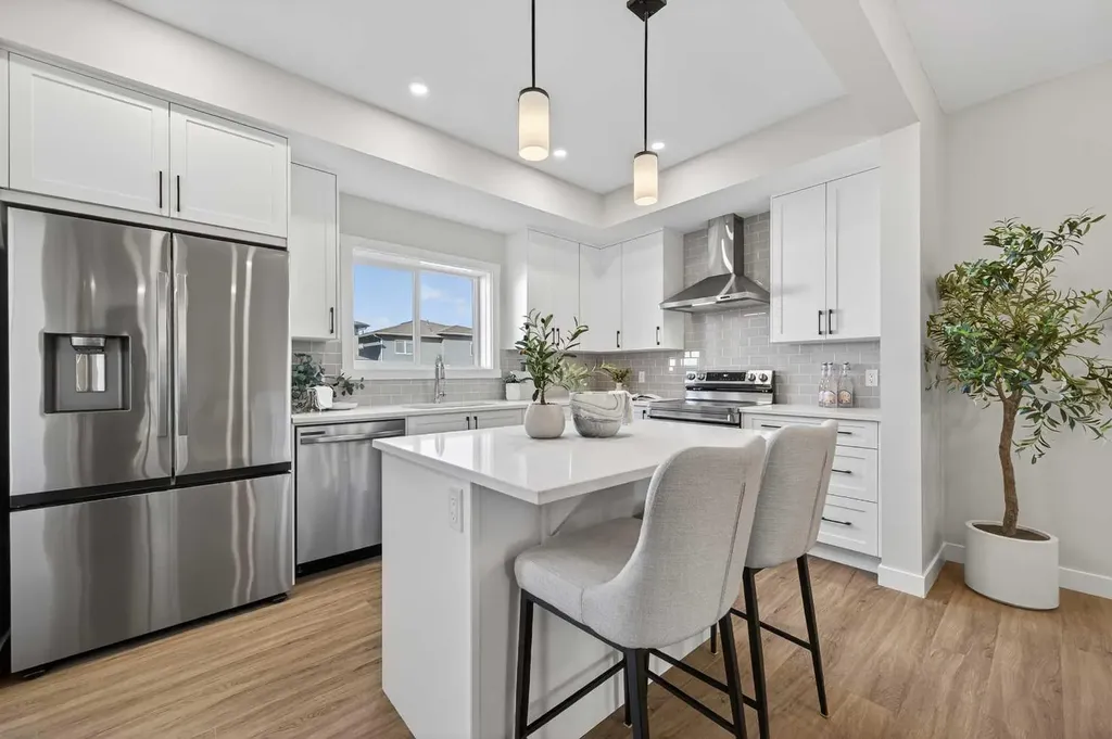 420 Lewiston Landing NE Calgary AB T3L 2M4