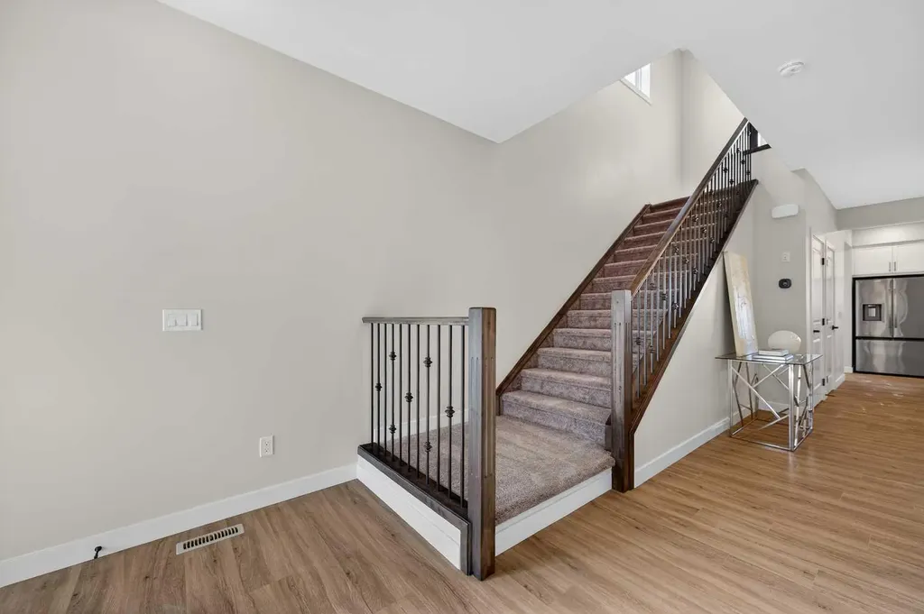 420 Lewiston Landing NE Calgary AB T3L 2M4