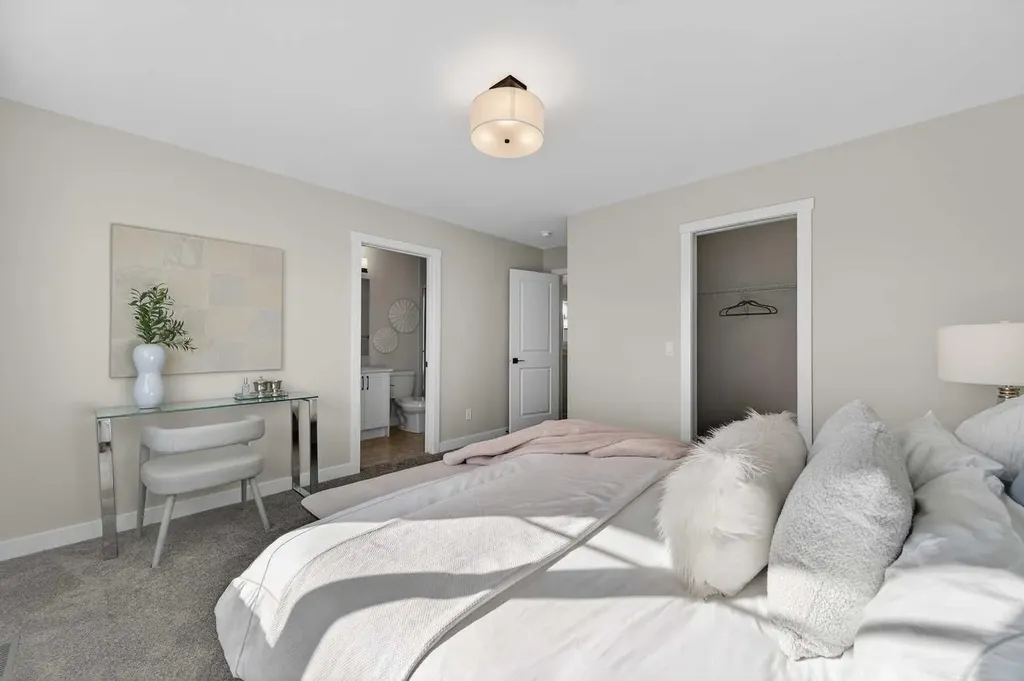 420 Lewiston Landing NE Calgary AB T3L 2M4