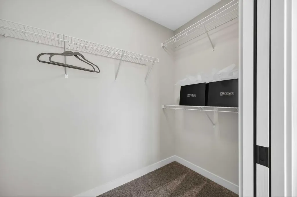 420 Lewiston Landing NE Calgary AB T3L 2M4