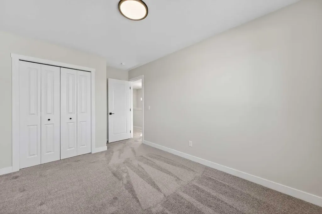 420 Lewiston Landing NE Calgary AB T3L 2M4