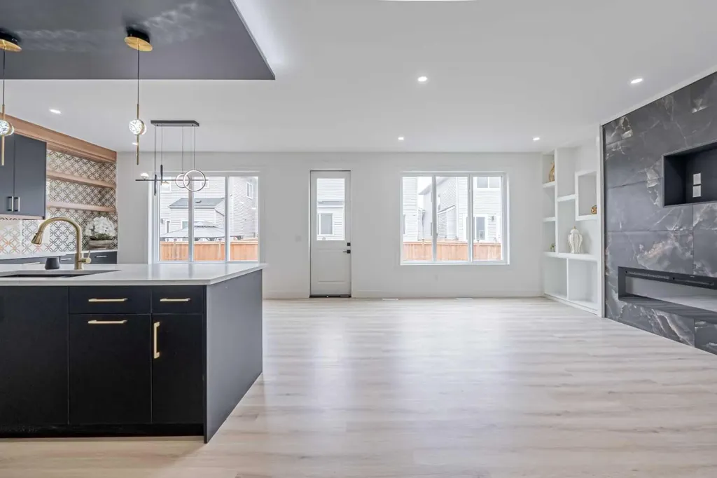 137 Saddlecrest Circle NE Calgary AB T3J 0Z2