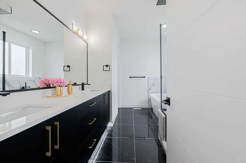 137 Saddlecrest Circle NE Calgary AB T3J 0Z2