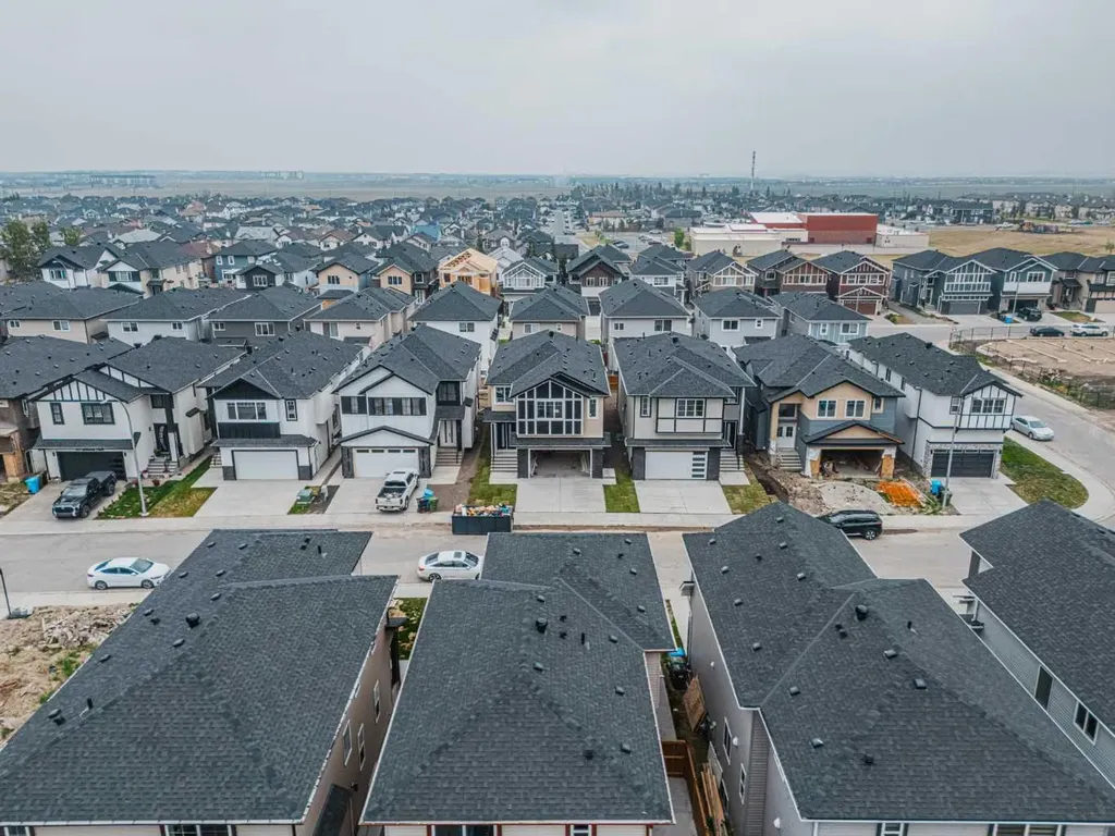 137 Saddlecrest Circle NE Calgary AB T3J 0Z2