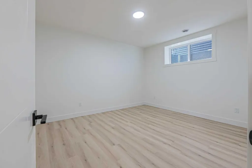 137 Saddlecrest Circle NE Calgary AB T3J 0Z2