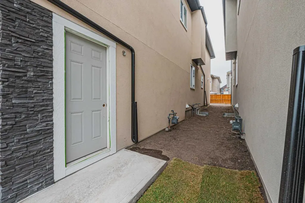 137 Saddlecrest Circle NE Calgary AB T3J 0Z2