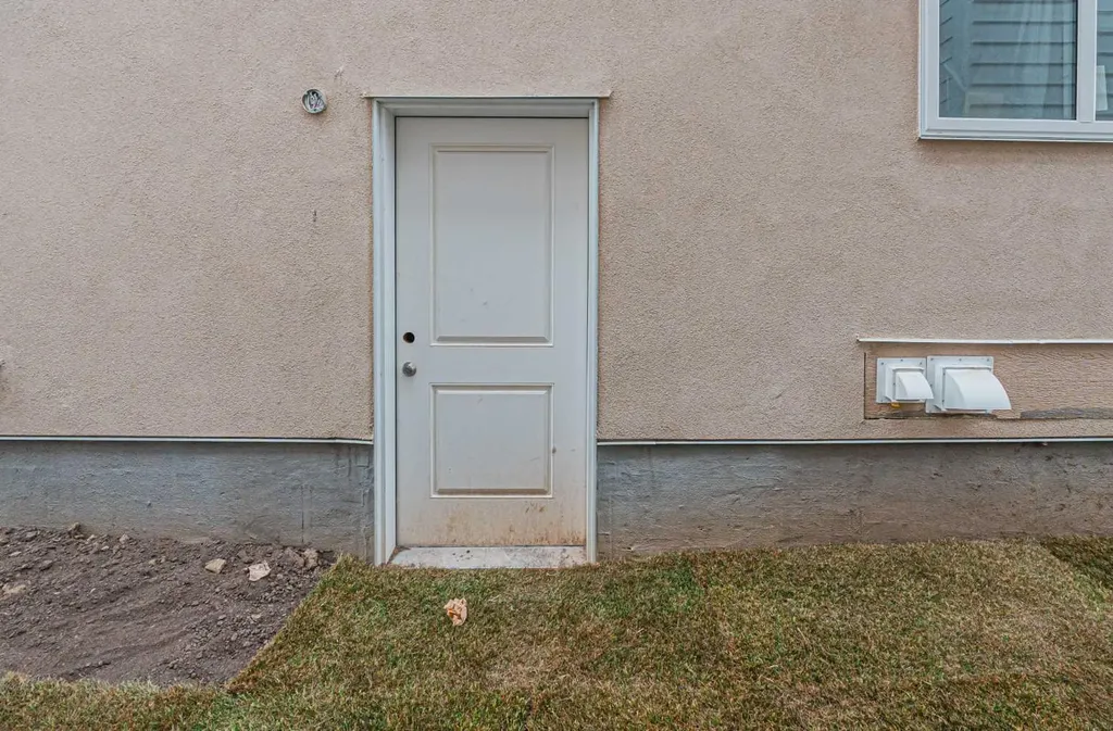 137 Saddlecrest Circle NE Calgary AB T3J 0Z2