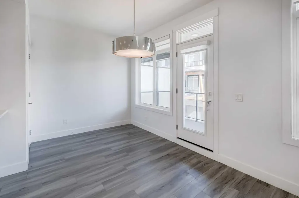 10060 46 Street NE Calgary AB T3J 2H8
