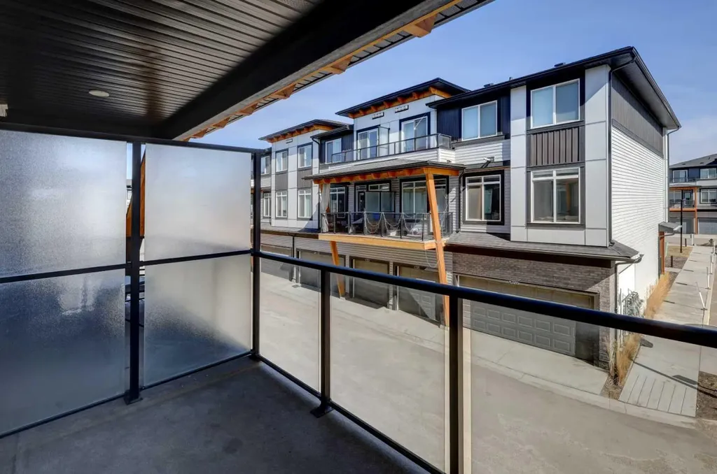 10060 46 Street NE Calgary AB T3J 2H8