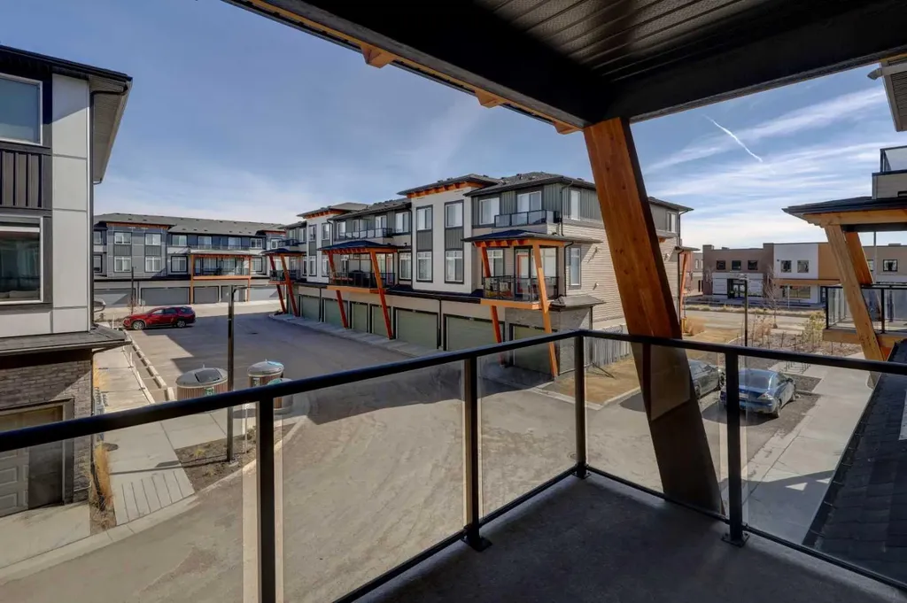 10060 46 Street NE Calgary AB T3J 2H8