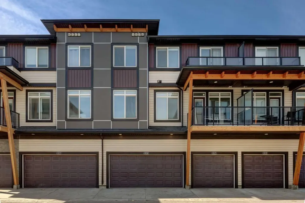 10060 46 Street NE Calgary AB T3J 2H8