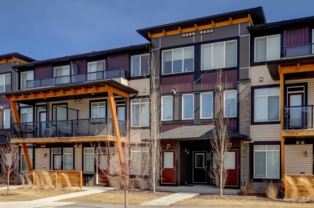 10060 46 Street NE Calgary AB T3J 2H8