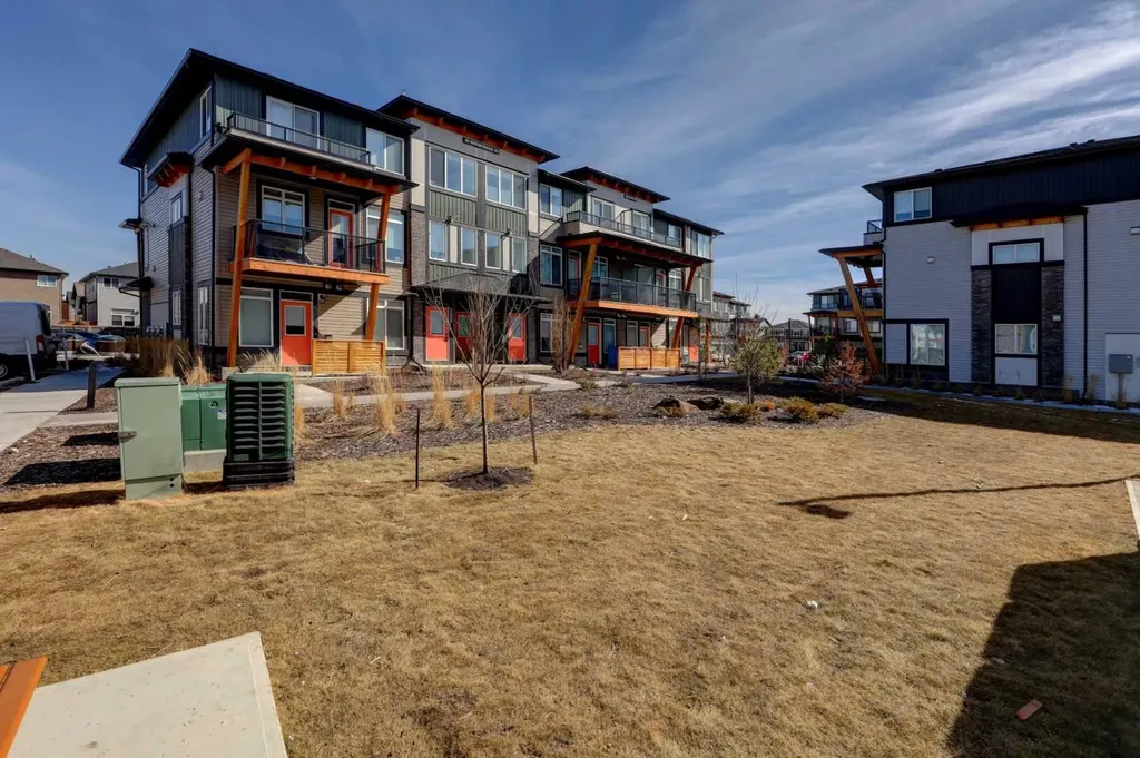 10060 46 Street NE Calgary AB T3J 2H8