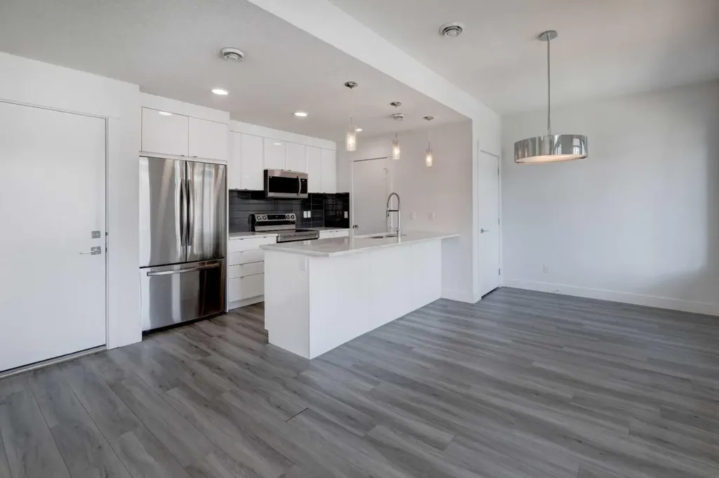 10060 46 Street NE Calgary AB T3J 2H8