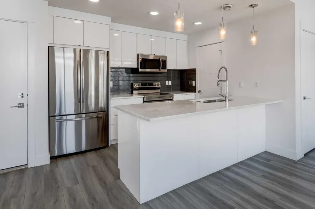 10060 46 Street NE Calgary AB T3J 2H8