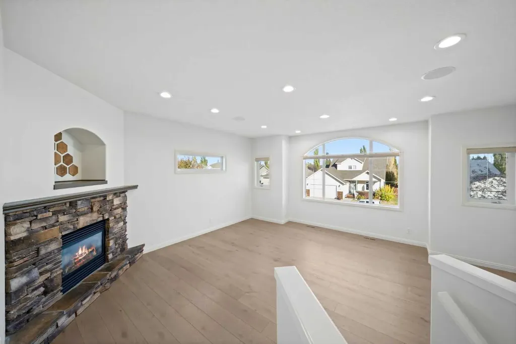 116 Allwright Close Red Deer AB T4R 3P2