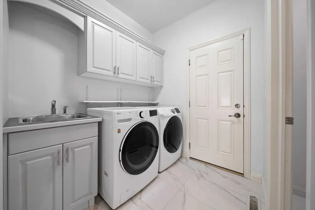 116 Allwright Close Red Deer AB T4R 3P2