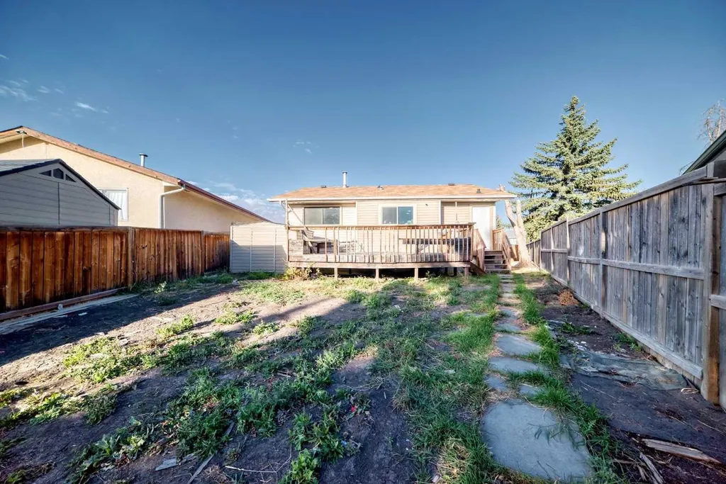 199 Maitland Drive NE Calgary AB T2A 5C1