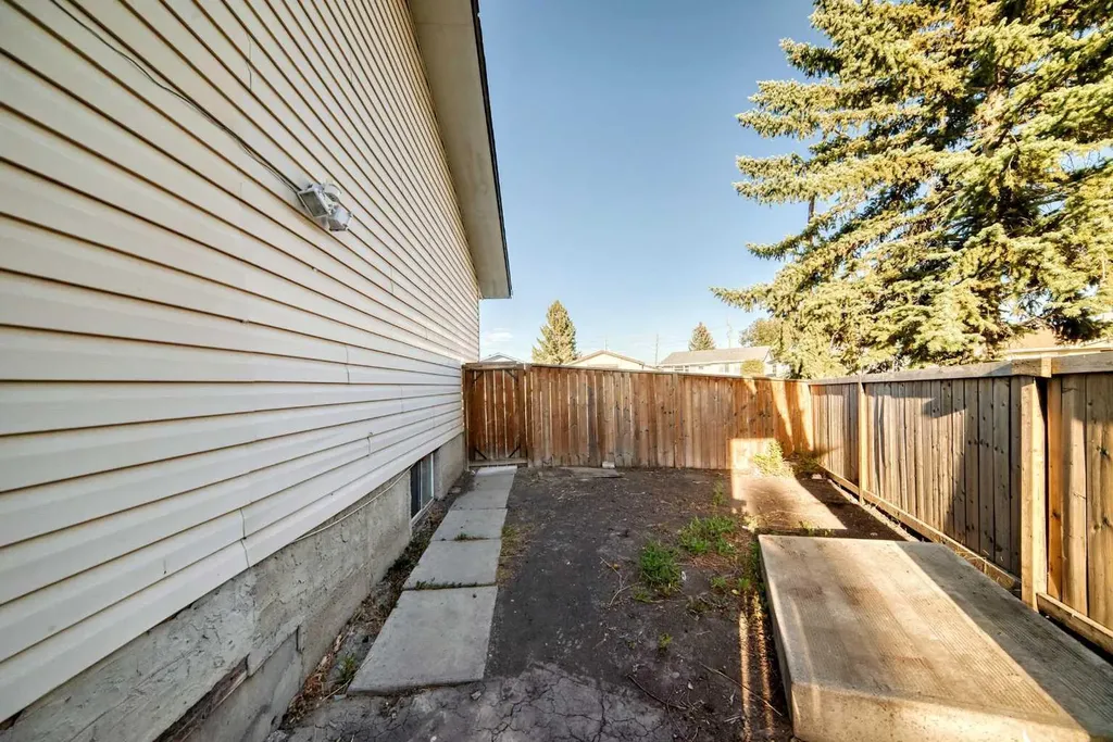 199 Maitland Drive NE Calgary AB T2A 5C1
