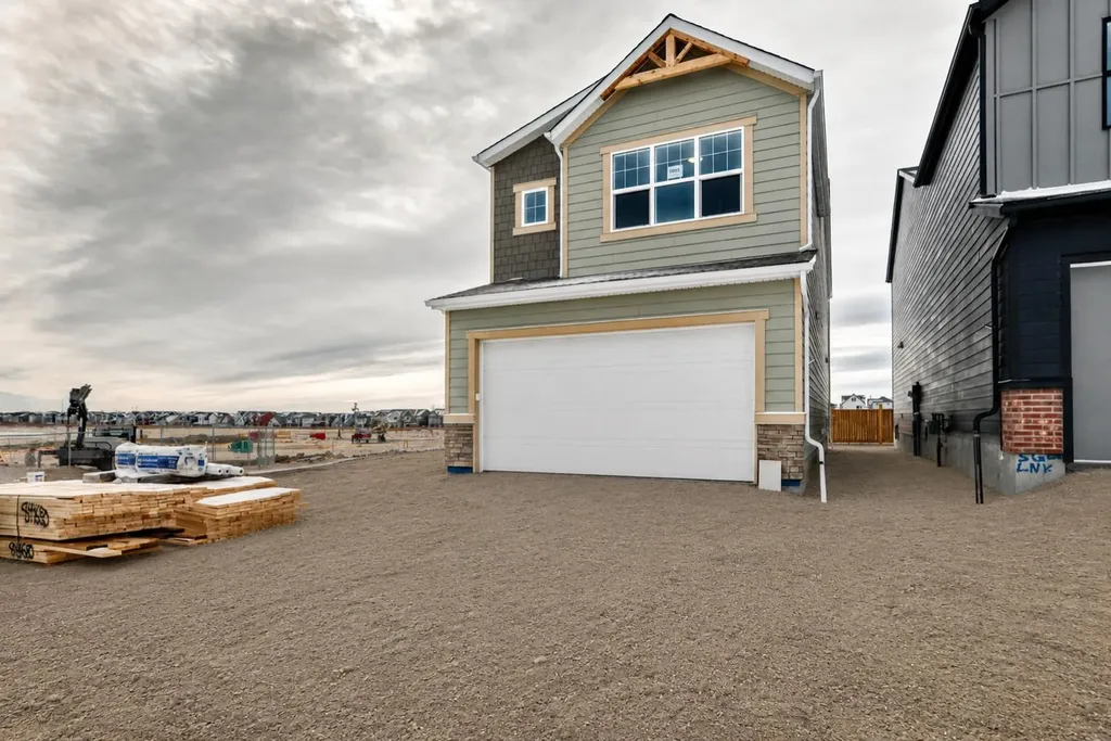 1093 Sawgrass Link NW Airdrie AB T4B5V2