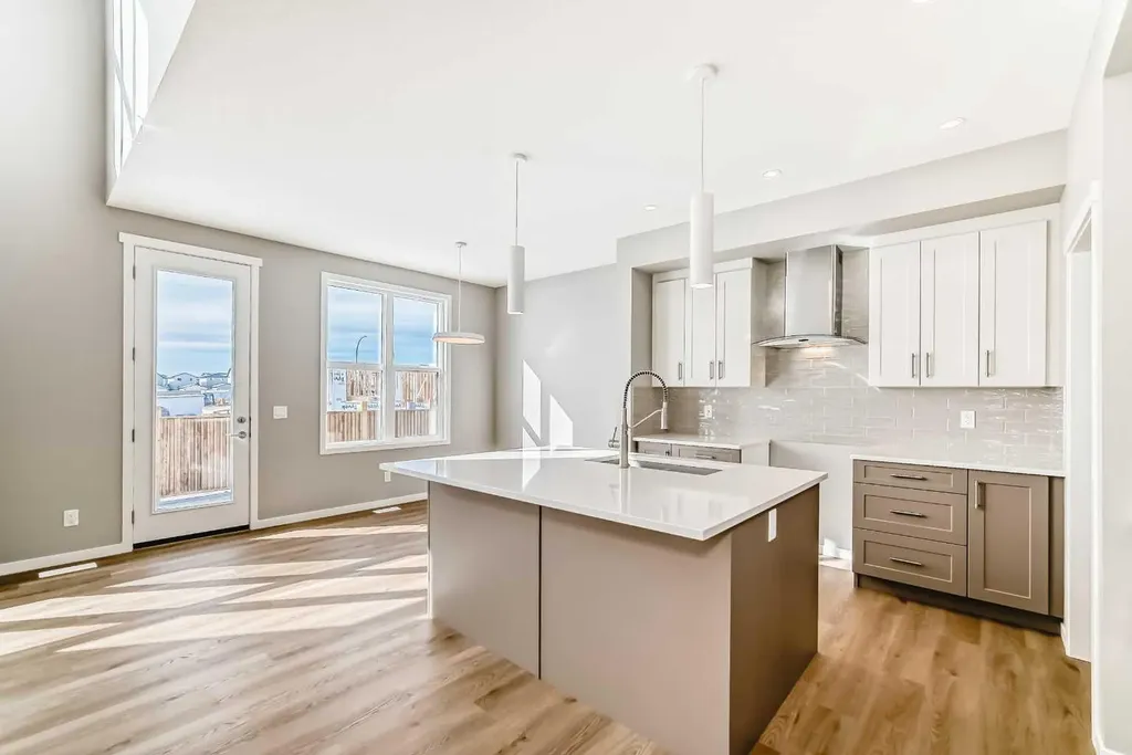 1093 Sawgrass Link NW Airdrie AB T4B5V2