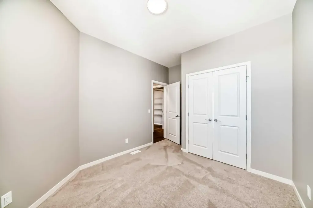 1093 Sawgrass Link NW Airdrie AB T4B5V2